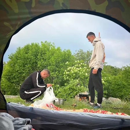 Campsite And Horseback Riding Parci *