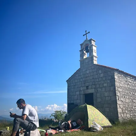 Campsite And Horseback Riding Parci